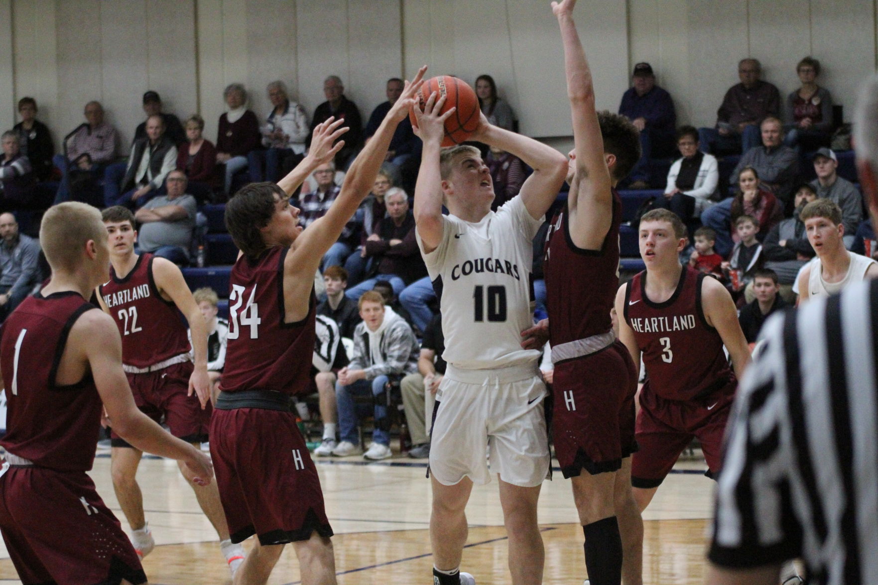 Heartland at Cross County boys basketball 1.jpeg